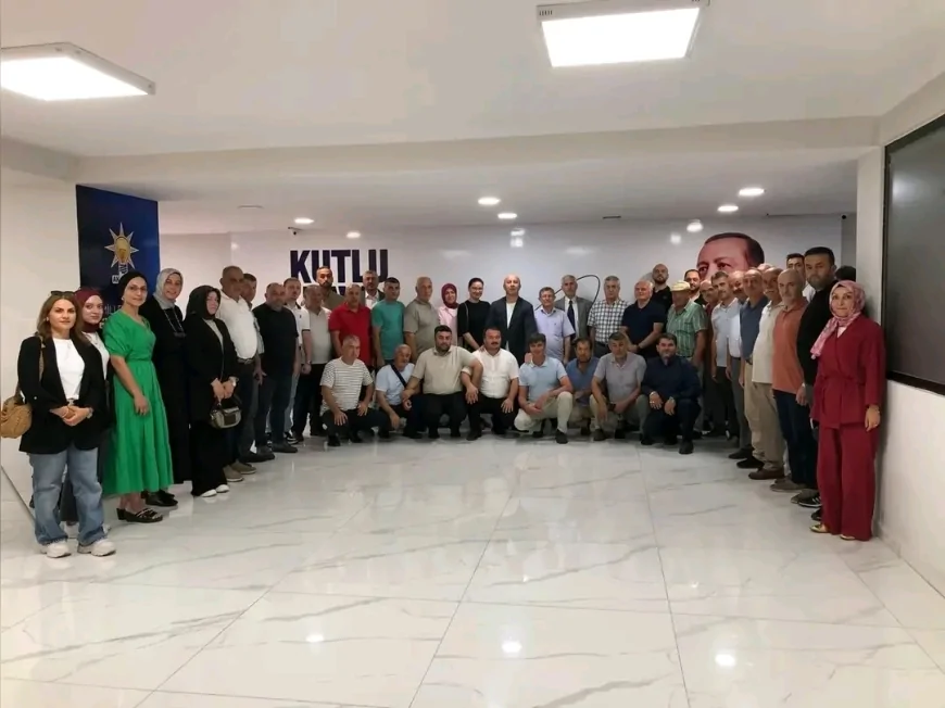 AK Parti Terme’de çeyrek asırlık yol arkadaşlarına vefa: Erdoğan imzalı teşekkür belgeleri takdim edildi