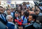 İZMİR’DE GAZETECİLERDEN “SANSÜRE HAYIR, HABERE ÖZGÜRLÜK” YÜRÜYÜŞÜ: “ARTIK YETER, NEFES ALAMIYORUZ”