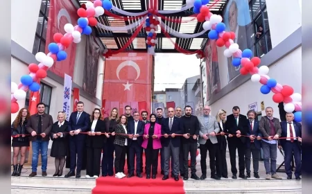 Altıeylül Yaşam Merkezi 28,8 Milyon Liralık Yatırımla Açıldı: Başkan Hakan Şehirli “Kapımız Açık, Soframız Hazır” Dedi.