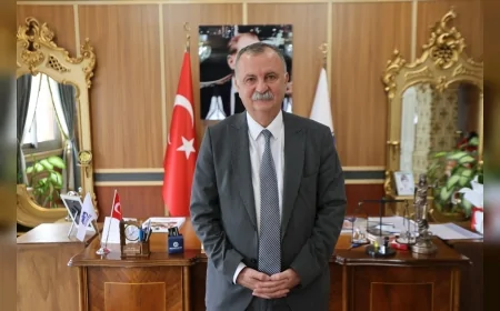 Yunusemre Belediye Başkanı Semih Balaban: “Cumhuriyetimizin kazanımlarına sahip çıkmak hepimizin ortak sorumluluğudur”