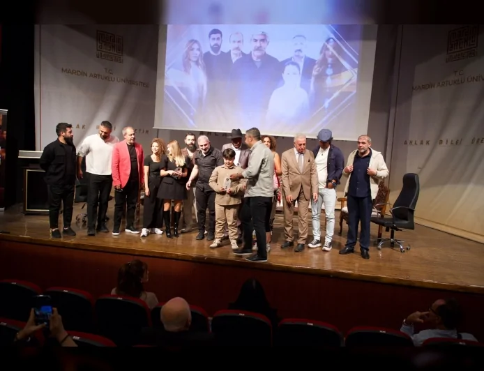 Mardin 4. Uluslararası Film Festivali Telkari Ödülleri'nde 670 Film Yarıştı, Ünlü İsimler Sanatseverlerle Buluştu