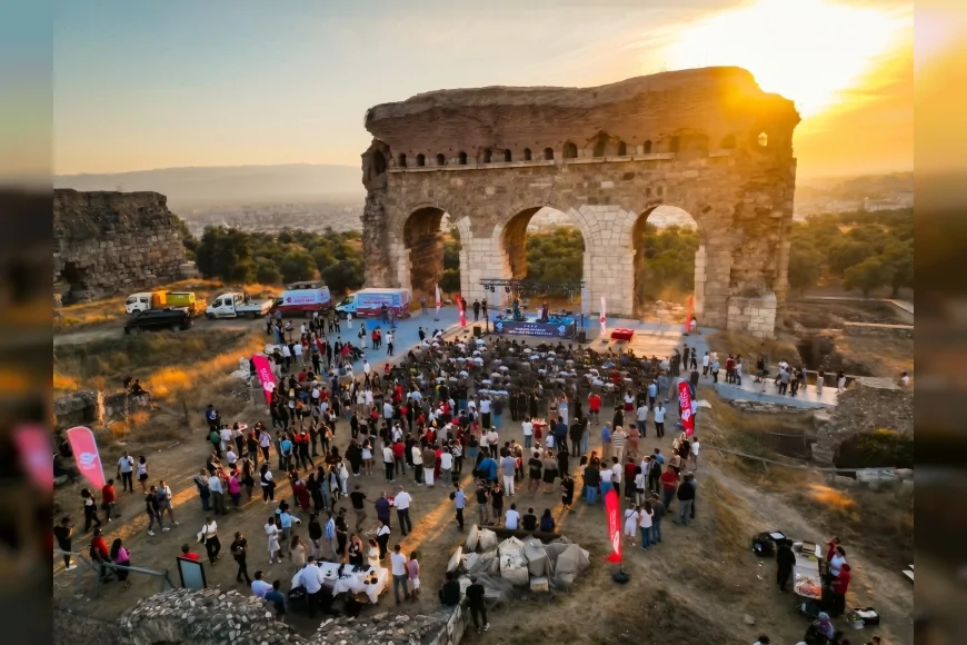 Efeler’de Tralleis Antik Kenti IV. Uluslararası Mitoloji Film Festivali ile Sinema, Müzik ve Kültürü Buluşturacak.