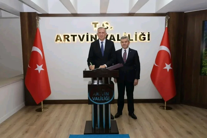 Artvin Valisi Dr. Turan Ergün, Gürcistan Acara Özerk Cumhuriyeti Hükümet Başkanı Zurab Pataradze ve beraberindeki heyeti ağırladı