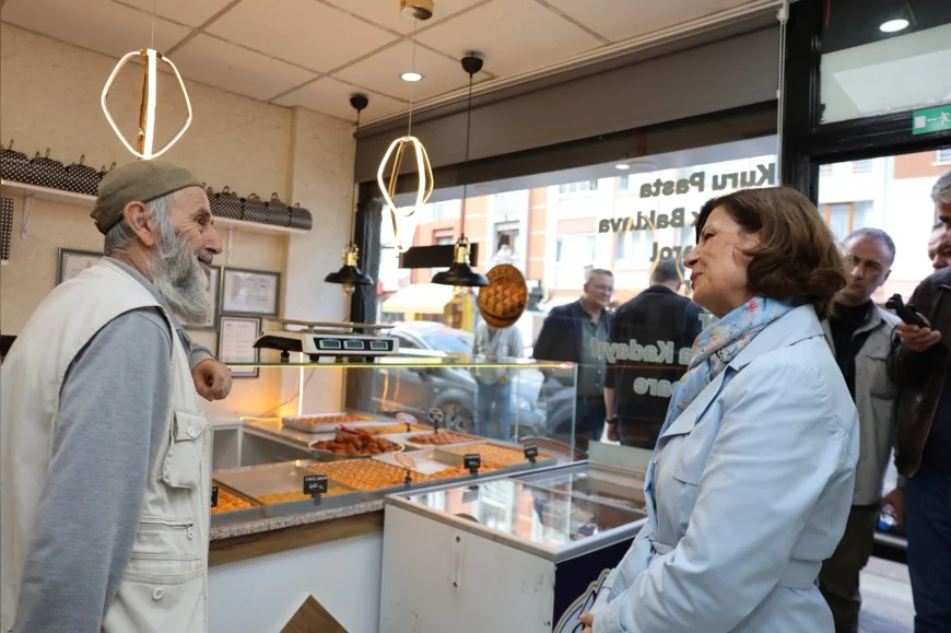 Eskişehir Büyükşehir Belediye Başkanı Ayşe Ünlüce, Şirintepe’de Esnaf ve Vatandaşlarla Buluştu, Halk Et Market’i Ziyaret Etti