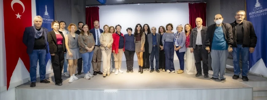 “Bilgi Edinme Hakkı: Şeffaflık İçin Güçlü Bir Araç” eğitimi, İzmir Gazeteciler Cemiyeti (İGC) Uluslararası Basın Merkezi’nde gerçekleştirildi.