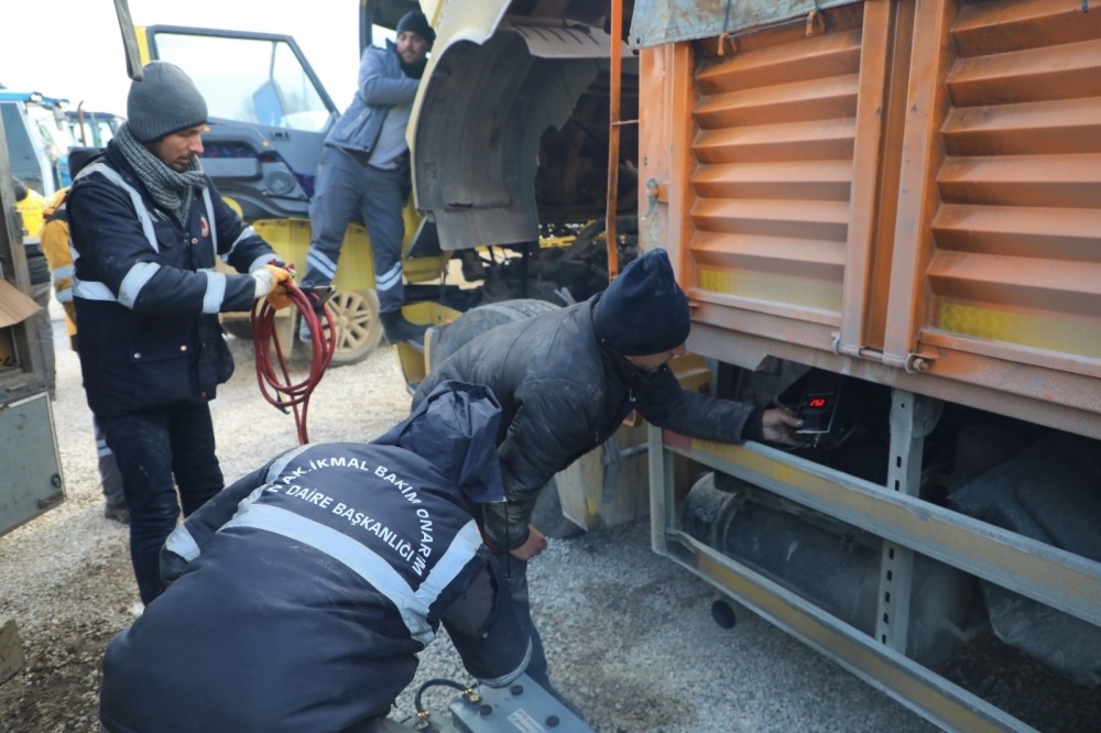 AFET BÖLGESİNE SAMSUN BELEDİYESİ’NDEN YAKIT DESTEĞİ