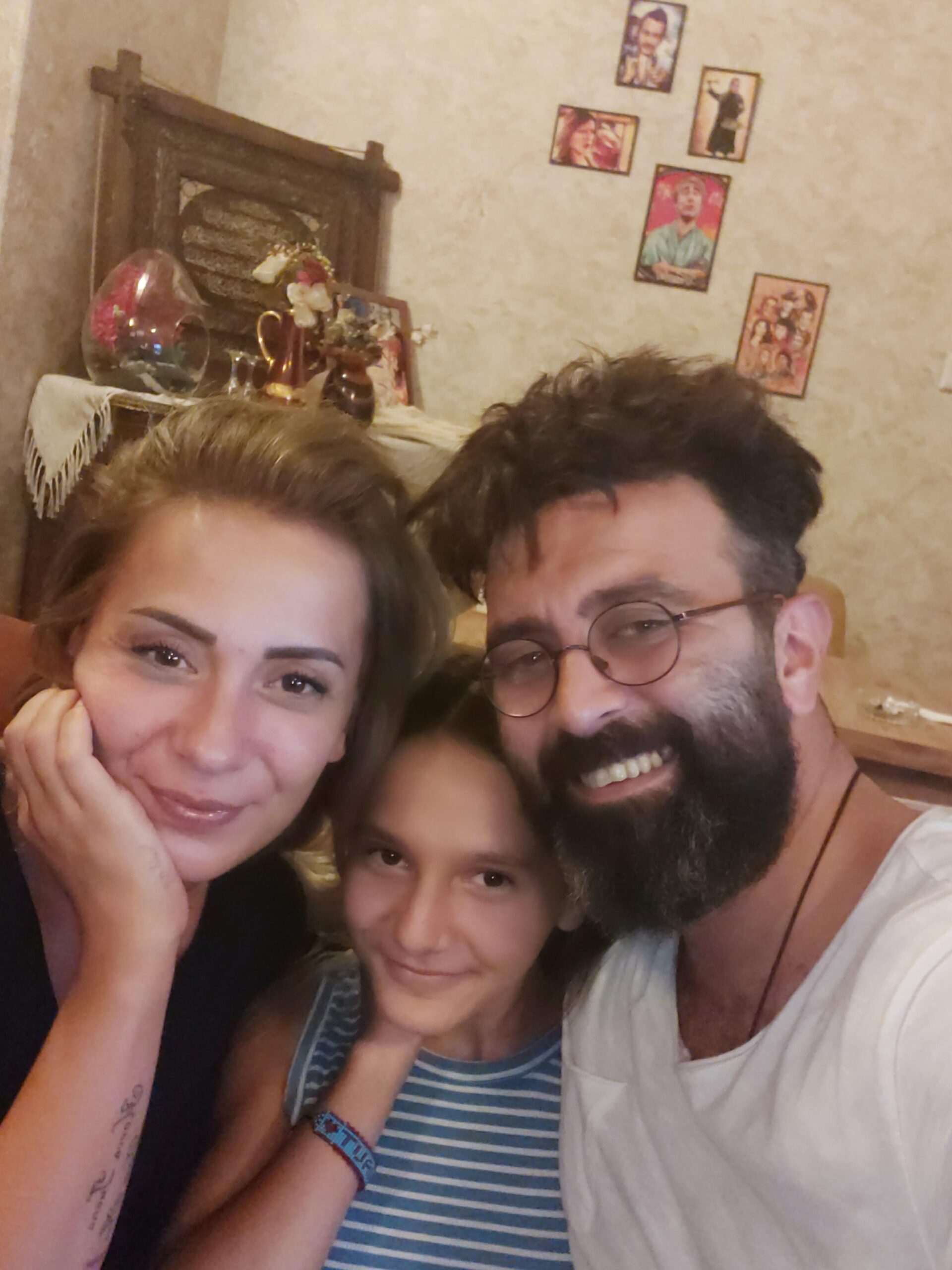 AİLECEK AYNI FİLMDELER