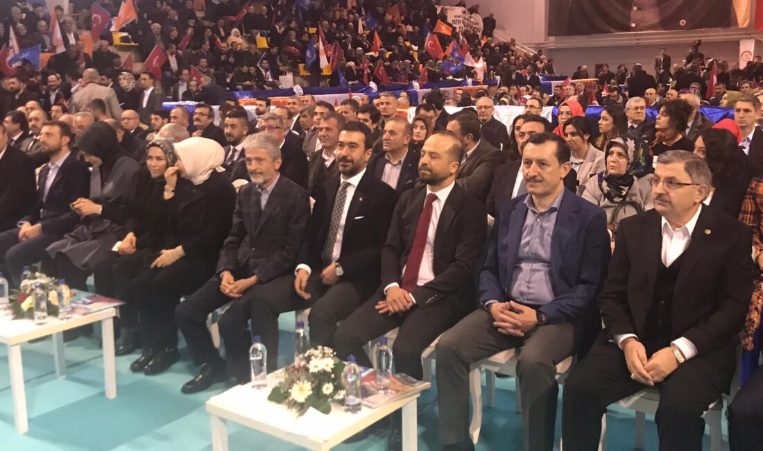 Erkan Kandemir, Sincan Spor Salonu'nda düzenlenen AK Parti