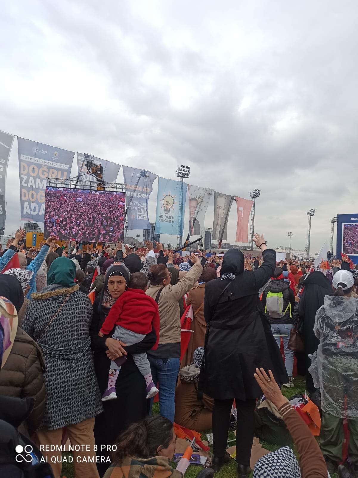 AK PARTİ MİTİNGİ MİLLET BAHÇESİNDE YAPILDI