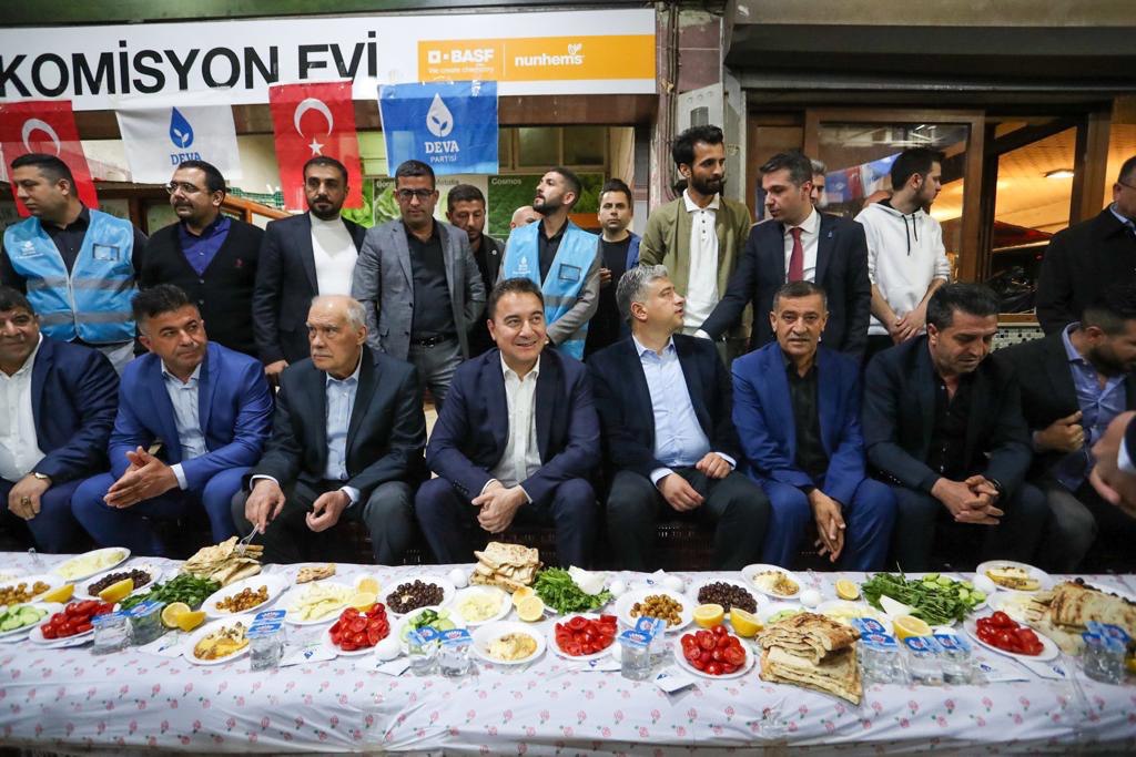 ALİ BABACAN CEYHAN’DA AKŞAM İFTAR AÇTI, ADANA’DA GECE SAHUR YAPTI…