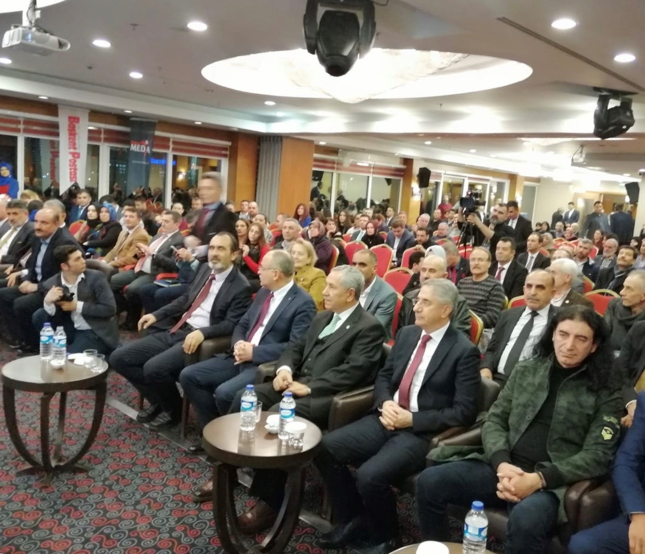 Ankara’da yayın yapan Başkent Postası gazetesi tarafından bu yıl birincisi düzenlenen ‘Merhamet ve Emek Ödülleri’, önceki akşam düzenlenen bir otelde sahiplerini buldu.