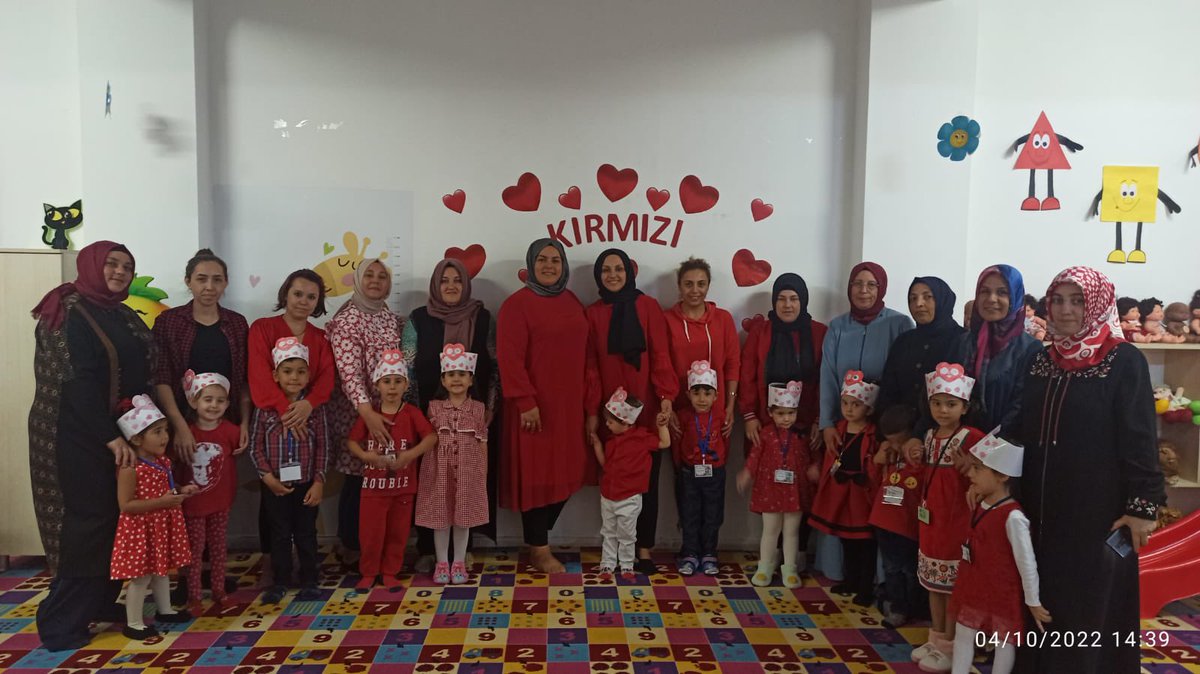 ANNE ÇOCUK OYUN EVİNDE KIRMIZI ŞENLİK