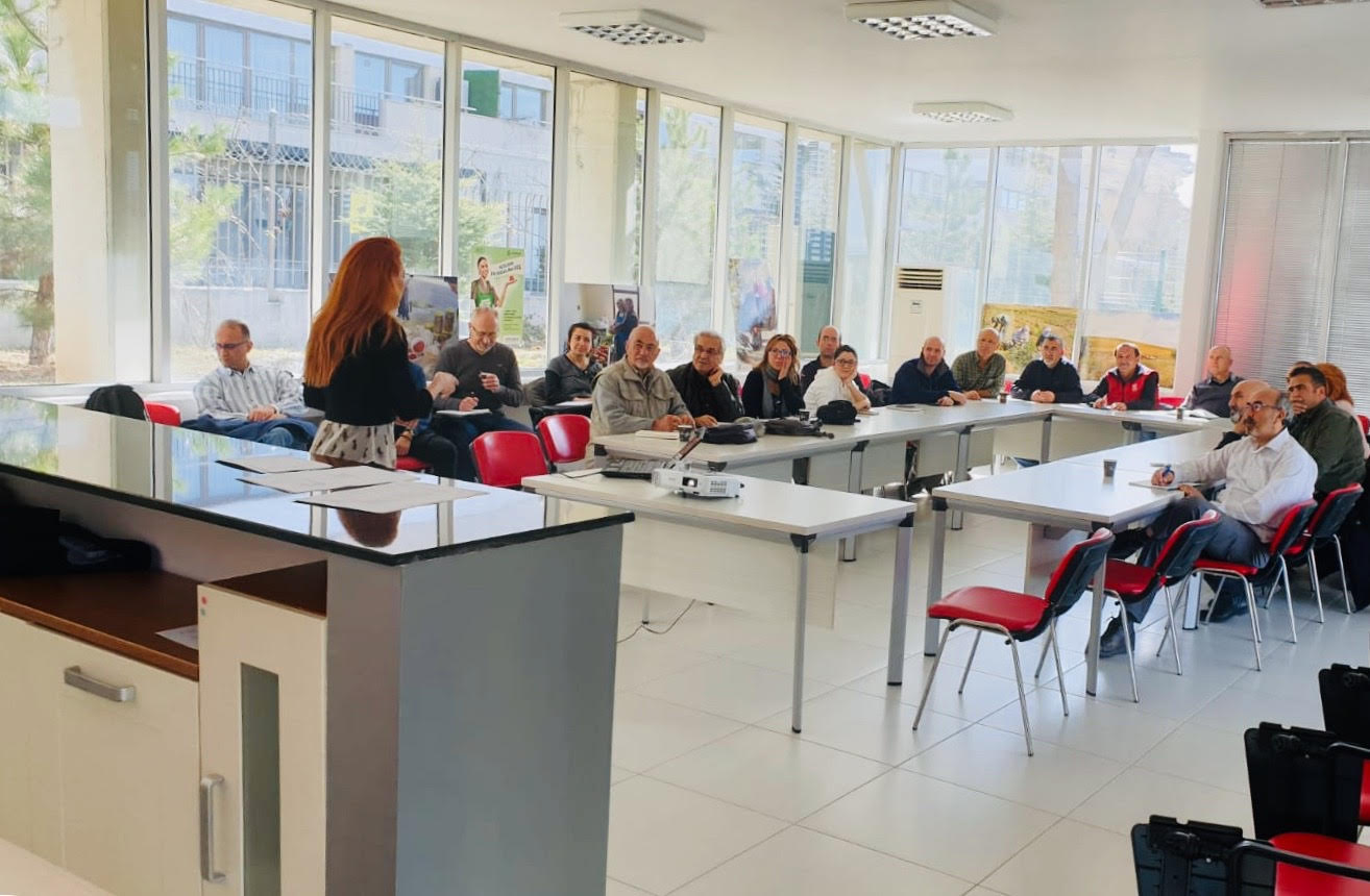 ARICILIK EĞİTİMLERİNE İLGİ BÜYÜK