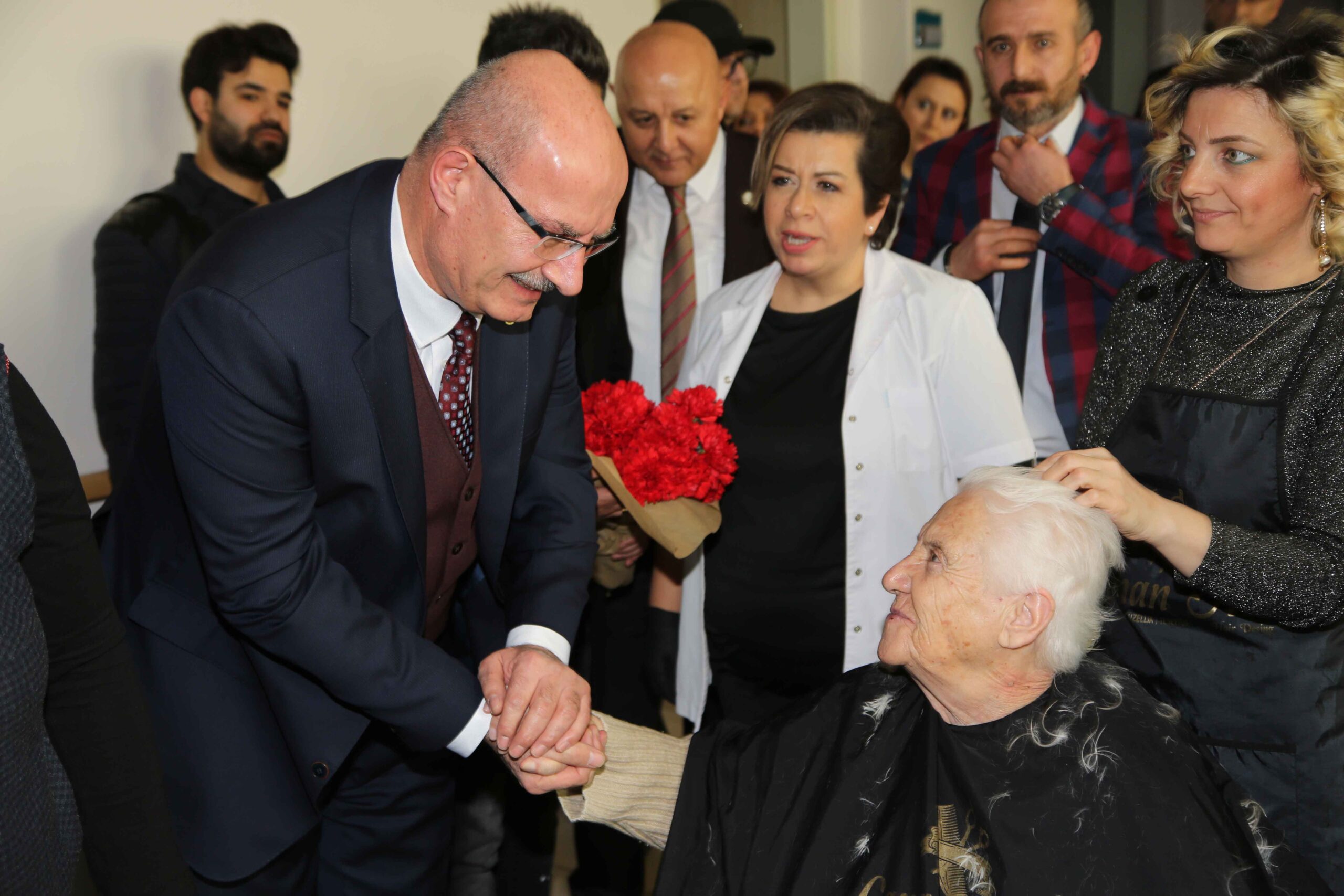 ATO BAŞKANI BARAN SEYRANBAĞLARI HUZUREVİ’Nİ ZİYARET ETTİ