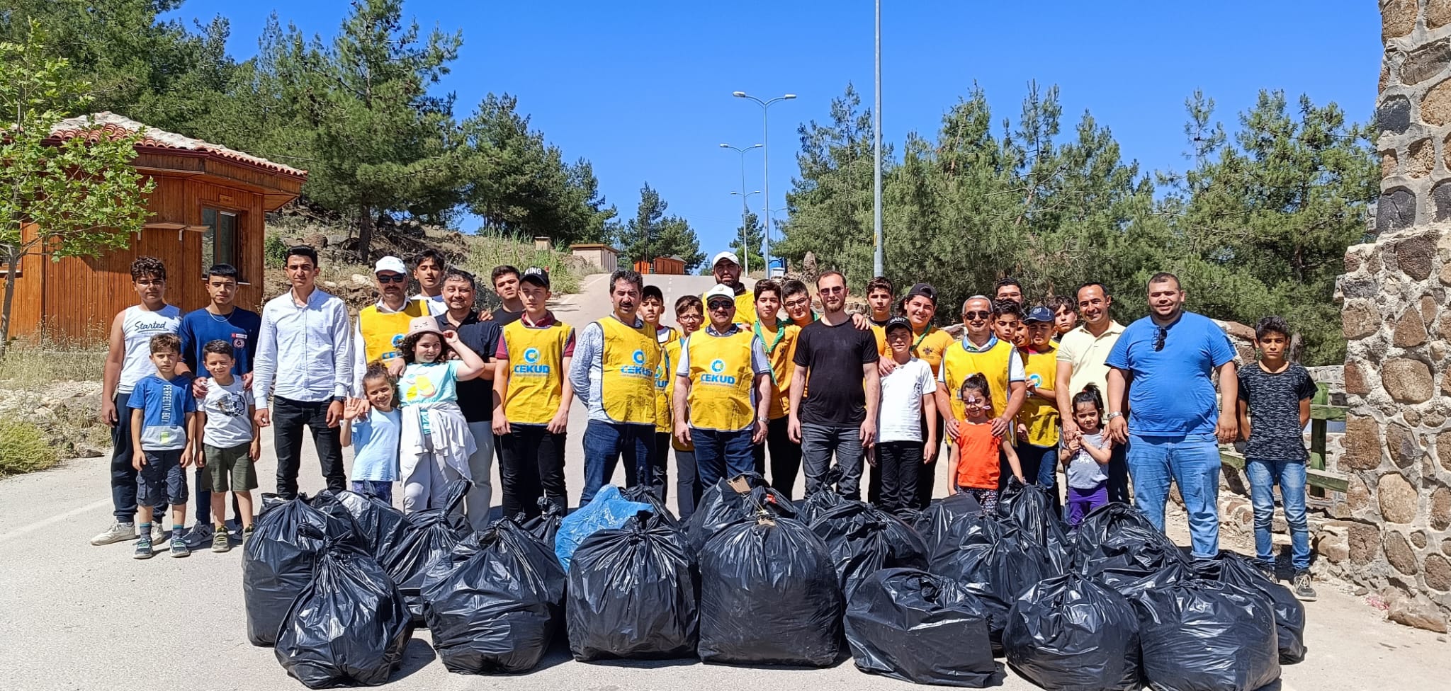AYNI ANDA 10 BİN ÇEVRE GÖNÜLLÜSÜ SAHADAYDI