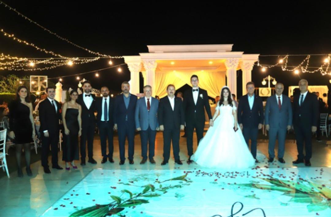 BAŞARILI İŞ İNSANI DOĞMUŞ'U EN MUTLU GÜNÜNDE DOSTLARI YALNIZ BIRAKMADI!
