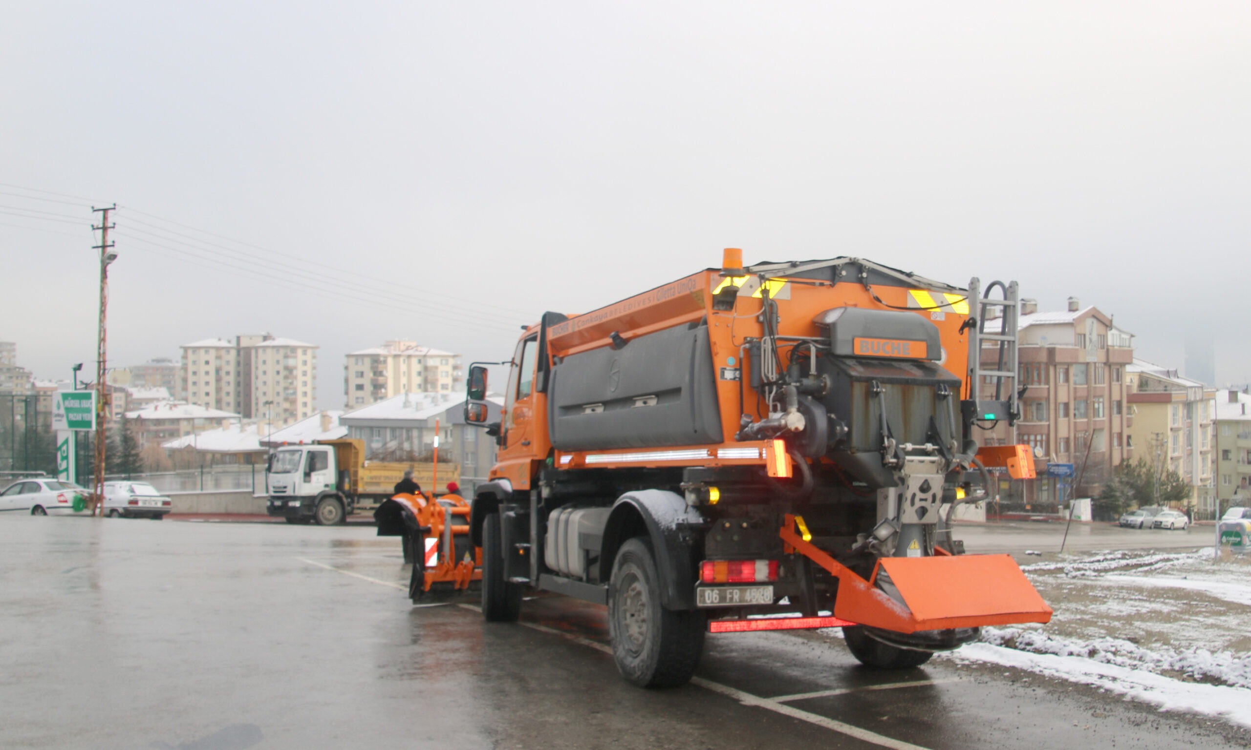 ÇANKAYA’DAN KAR YAĞIŞINA KARŞI ACİL MÜDAHALE
