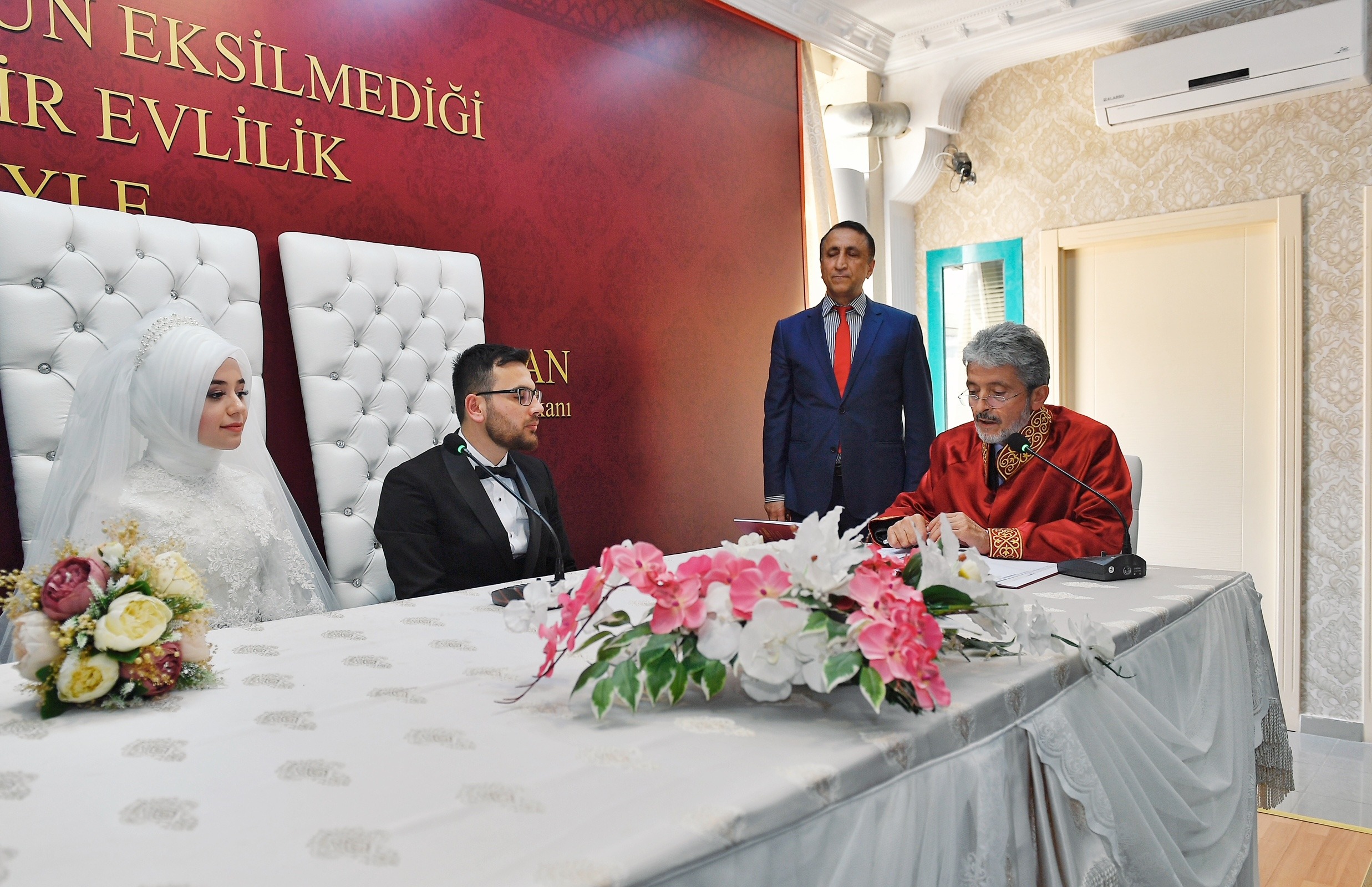 ÇİFTLER MUTLULUĞA BÜYÜKŞEHİR İLE 'EVET ' DİYOR…