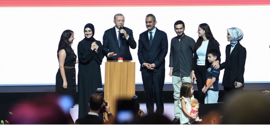CUMHURBAŞKANI ERDOĞAN 45 BİN ÖĞRETMEN ATAMA MÜJDESİ VERDİ