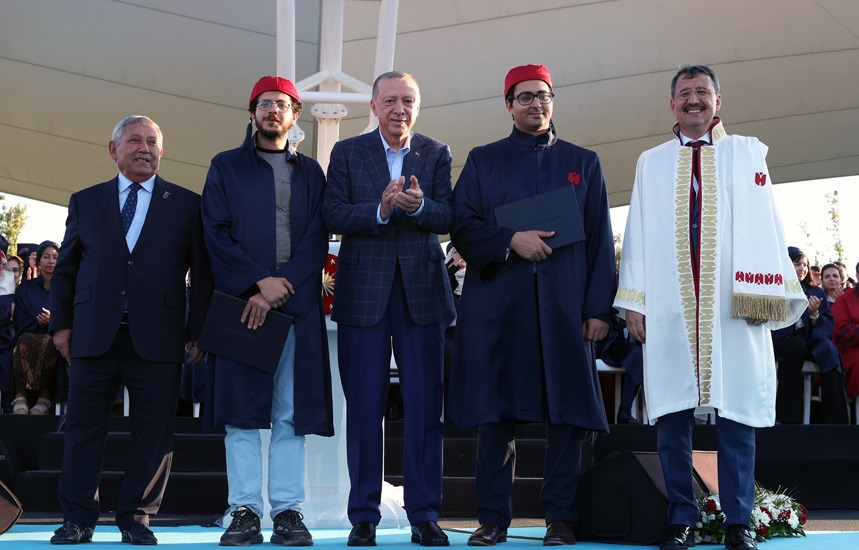 Cumhurbaşkanı Erdoğan, İbn Haldun Üniversitesi Mezuniyet Töreni’ne katıldı