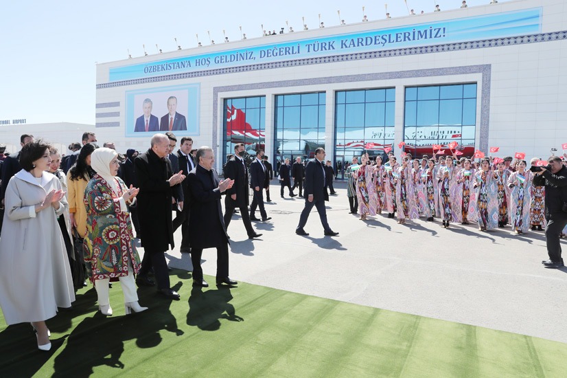Cumhurbaşkanı Erdoğan, Türk İslam tarihinin önemli merkezlerinden Hive'yi ziyaret etti