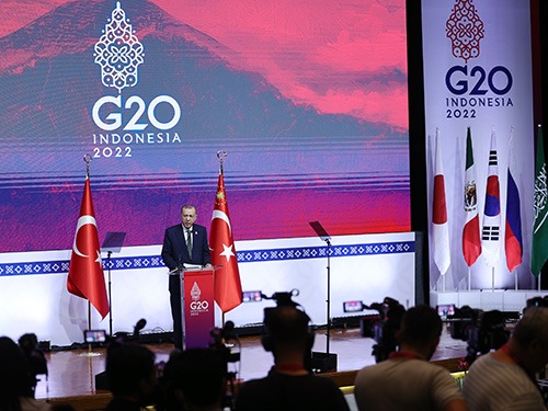 Cumhurbaşkanı : “Tüm gücümüzle barışın, refahın ve adaletin tesisi için samimiyetle gayret gösteriyoruz