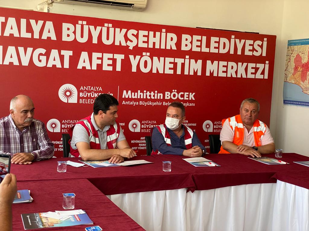 Demokrat Parti Genel Başkanı Gültekin Uysal, Ordu Milletvekili Cemal Enginyurt ile birlikte incelemelerde bulunmak üzere Manavgat’a gitti