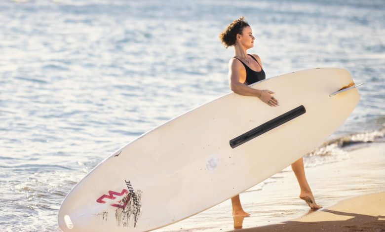 Deniz Eser bikini ile kamera karşısına geçti! Formda görüntüsü dikkat çekti.
