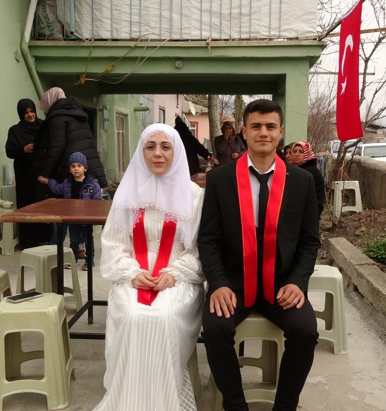 Depremzede çift Seydişehir’de nişanlandı