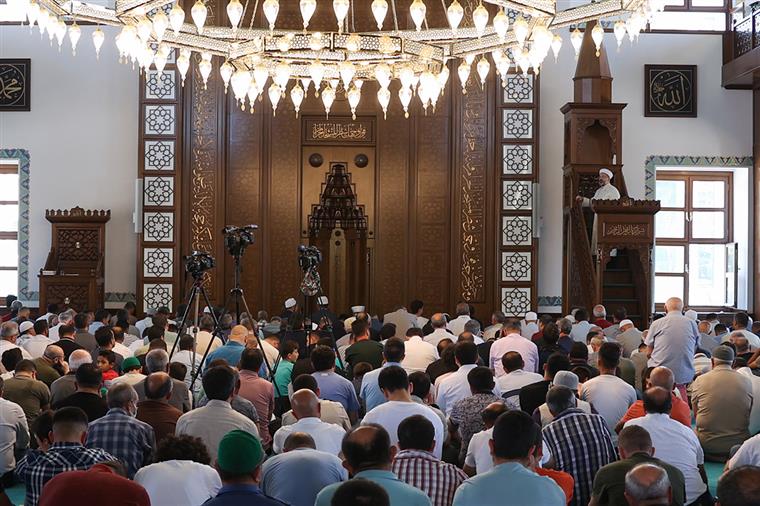Diyanet İşleri Başkanı Erbaş, Ankara Gülhane Camii’nde hutbe irad etti