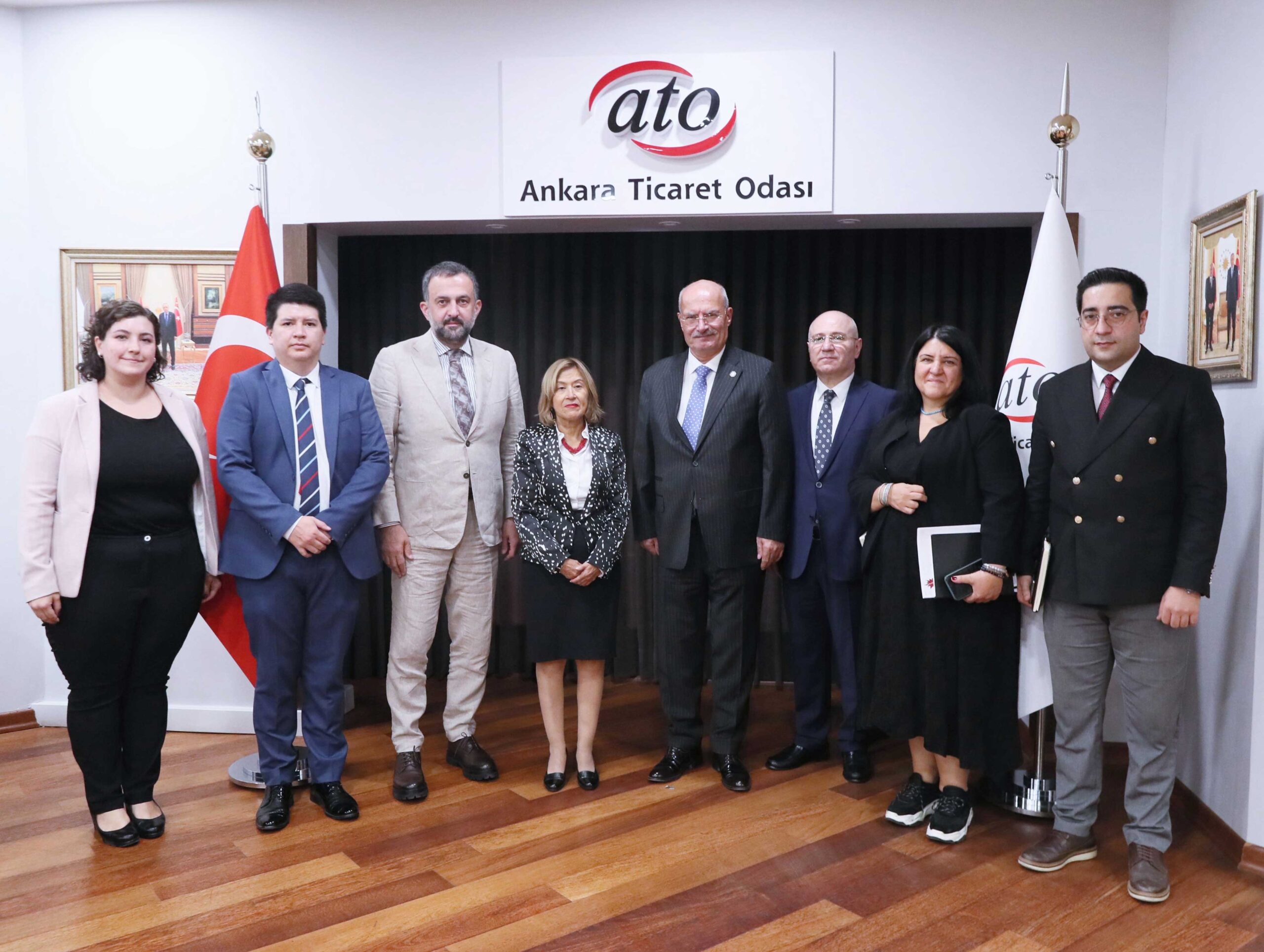 Ekvator Büyükelçisi Puma Puma ATO Başkanı Baran'ı Ziyaret Etti