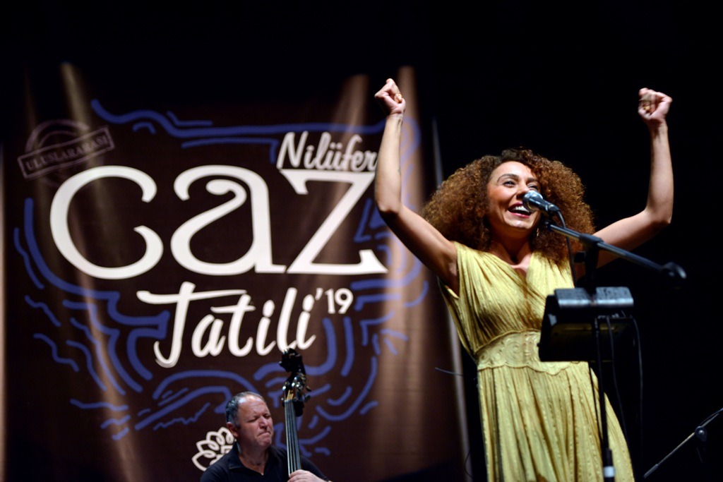 Elif Çağlar’dan caz ziyafeti