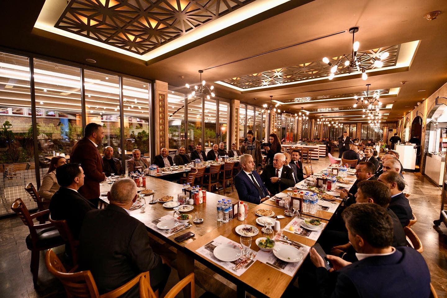 Ertuğrul Başkan’dan Muhtarlar Onuruna Yemek