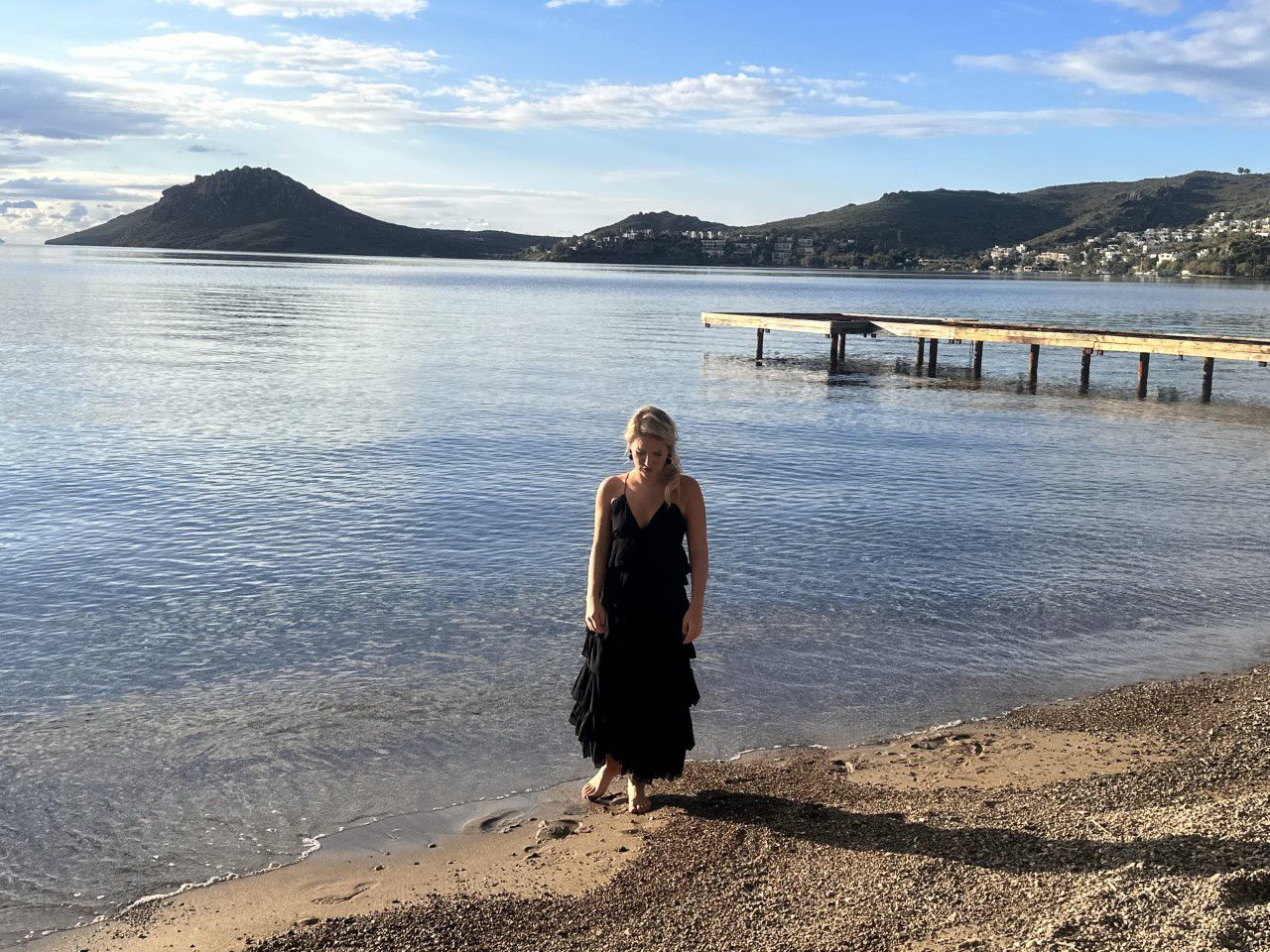 GÖZDE SUCU KLİBİ İÇİN BODRUM’DA KAMERA KARŞINA GEÇTİ