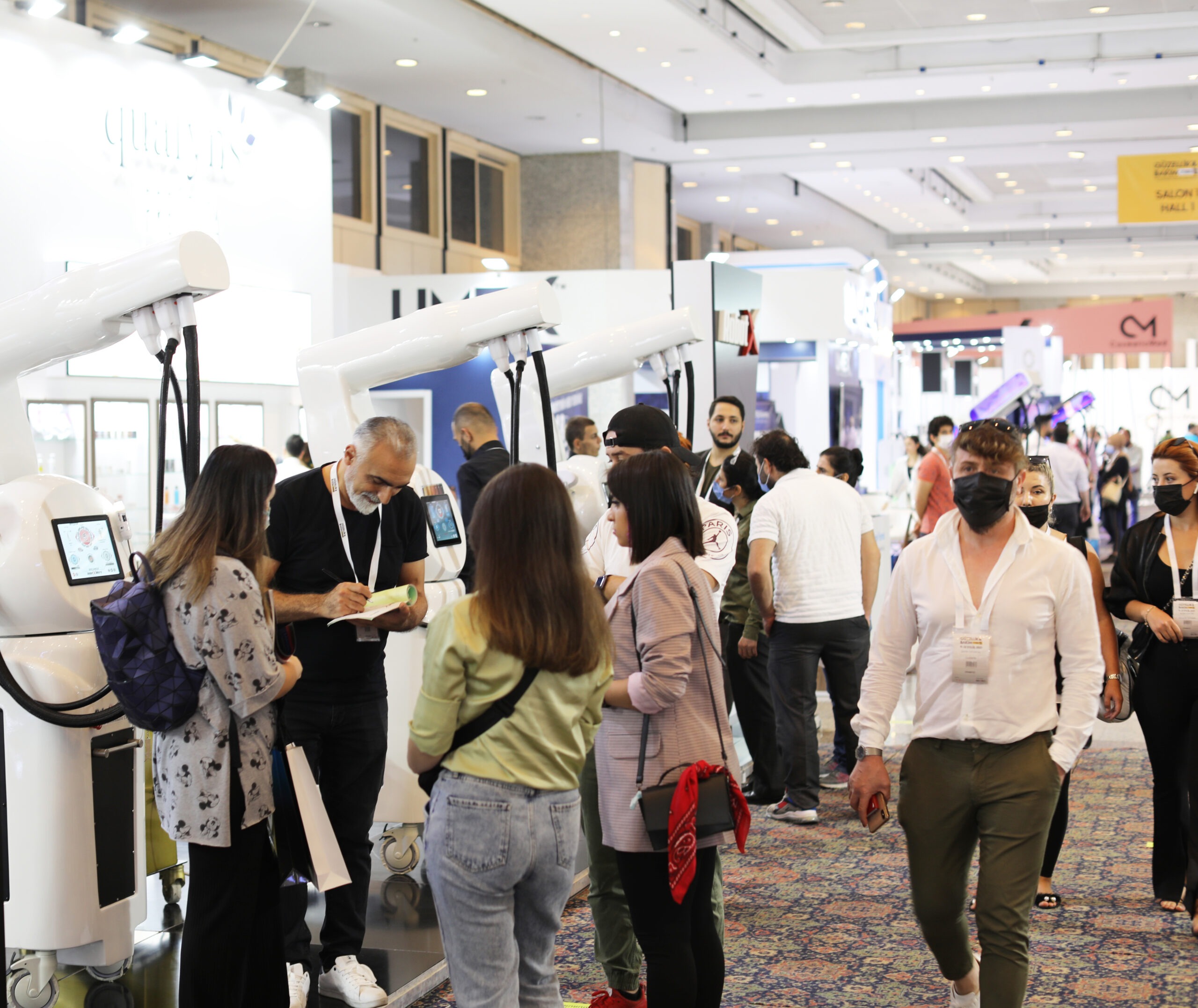 GÜZELLİĞE YÖN VEREN SON TEKNOLOJİLER BU FUARDA