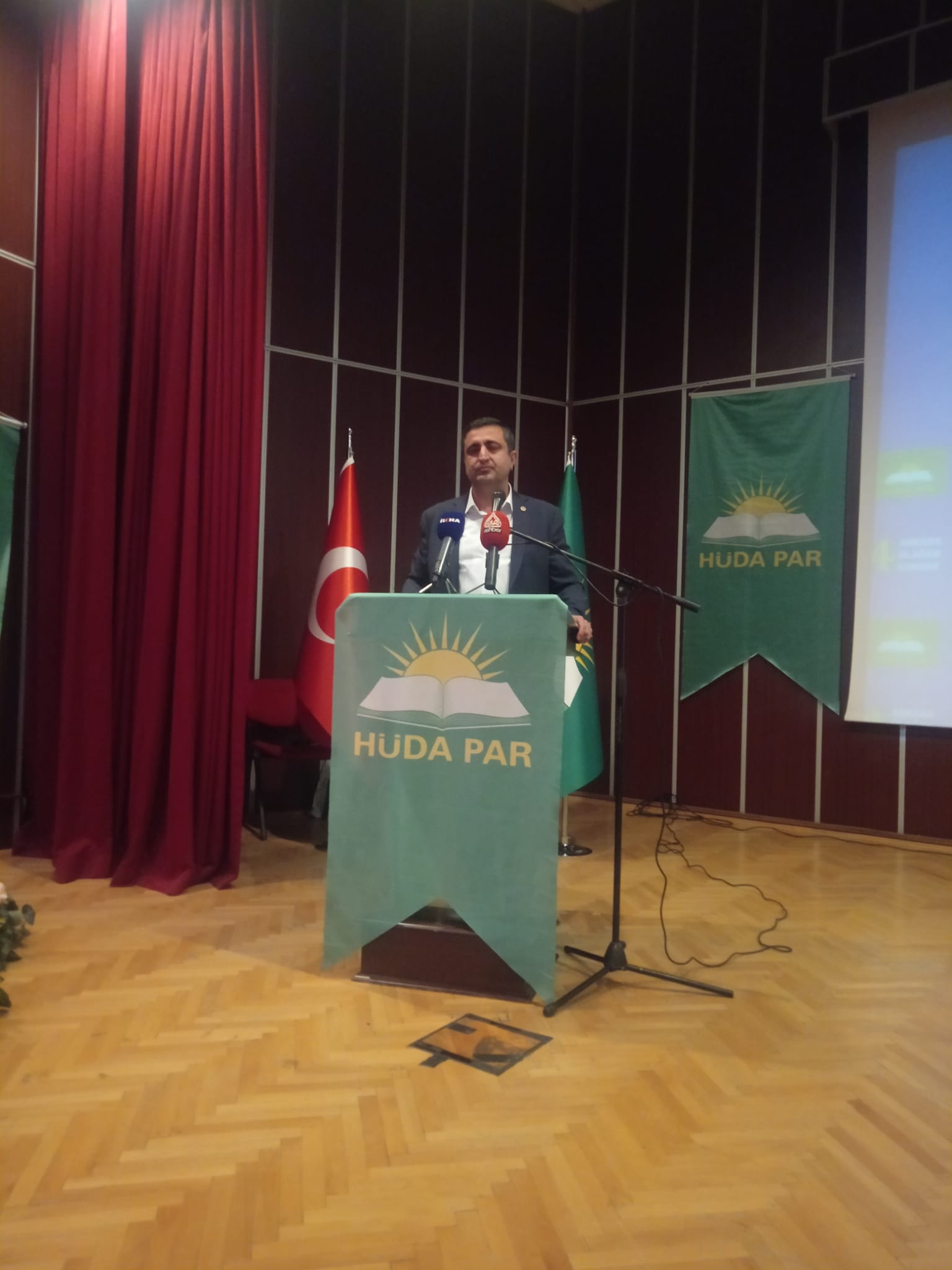 HÜDAPAR Ankara İl Kongresi Yunus Emre Kongre Salonu'nda Gerçekleşti