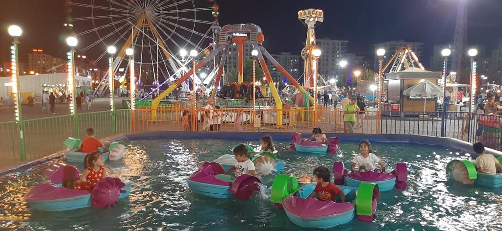 HUZUR ORTAMININ HAKİM OLDUĞU DİYARBAKIR’DA LUNAPARK’A RAĞBET ARTIYOR