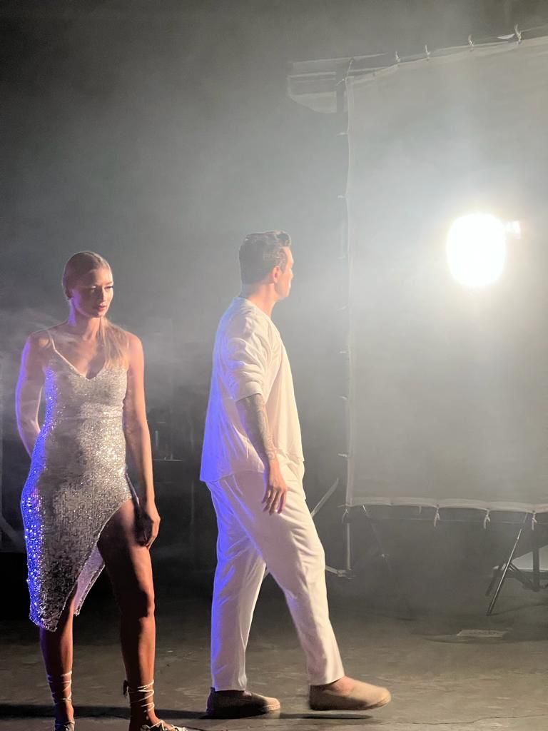 İNANÇ KARADUMAN, GÜZEL MODEL ELENA İLE KAMERA KARŞISINA GEÇTİ!