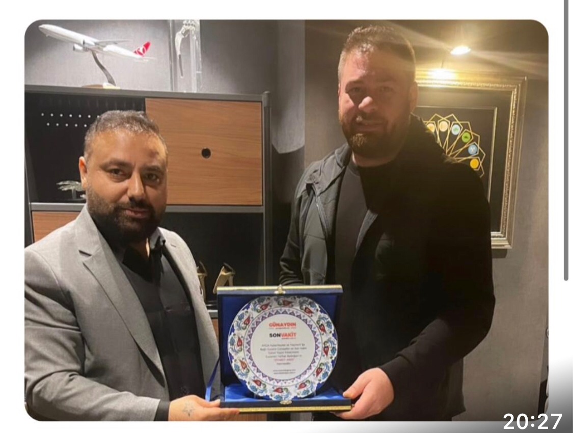İş İnsanı Sadık Sivri’ye Onur Plaketi