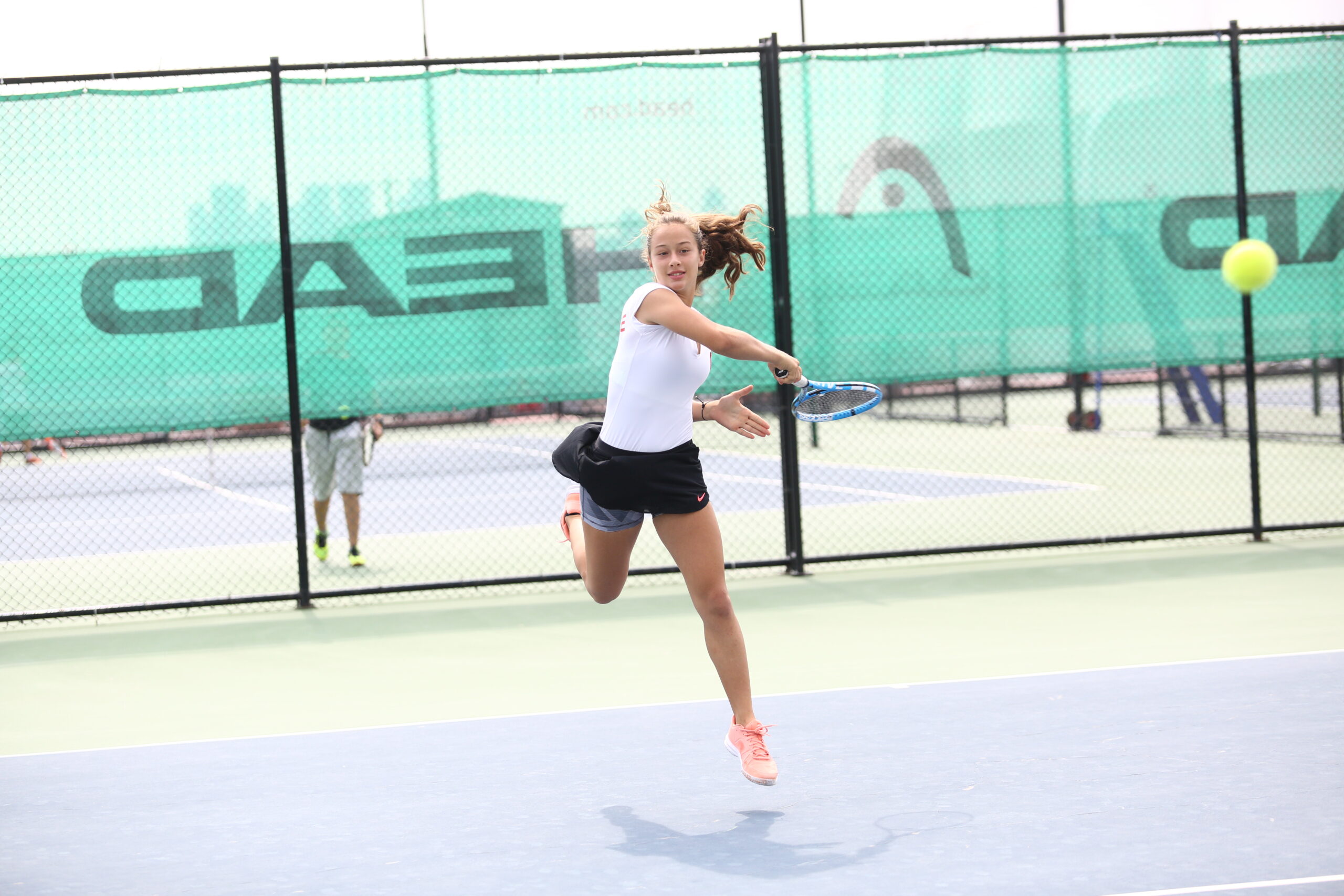 KADIN SPORCULARIN   REKABETÇİ PERFORMANSINI DESTEKLİYOR...