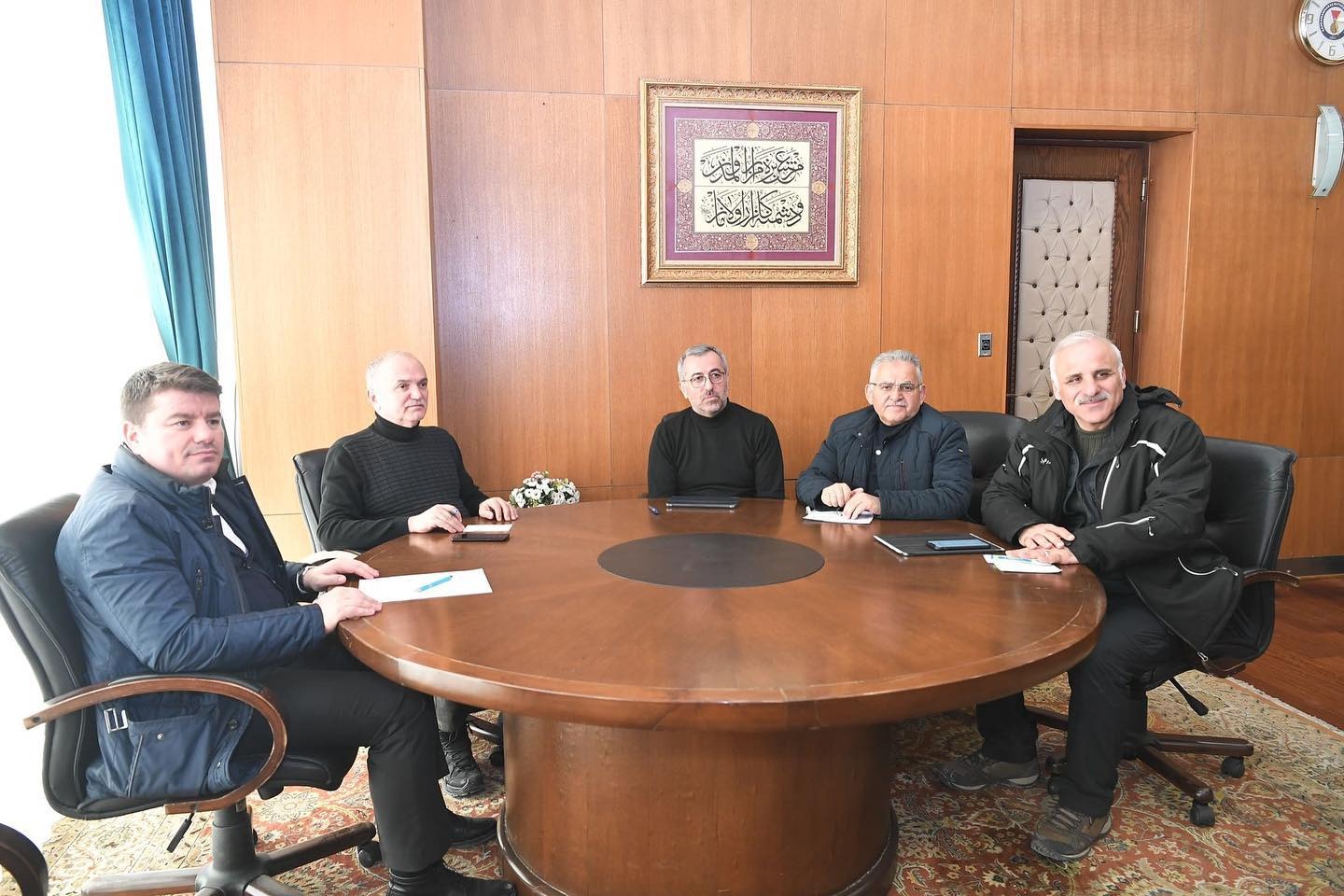 Kayseri Büyükşehir Belediye Başkanı Büyükkılıç’tan Depremin Merkez Üssünde Başkanlarla Koordinasyon Toplantısı