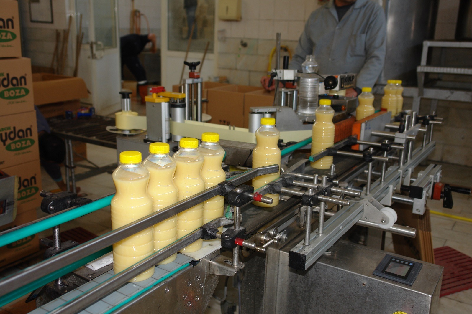 Kış aylarının vazgeçilmez içeceği boza tezgahlarda yerini aldı