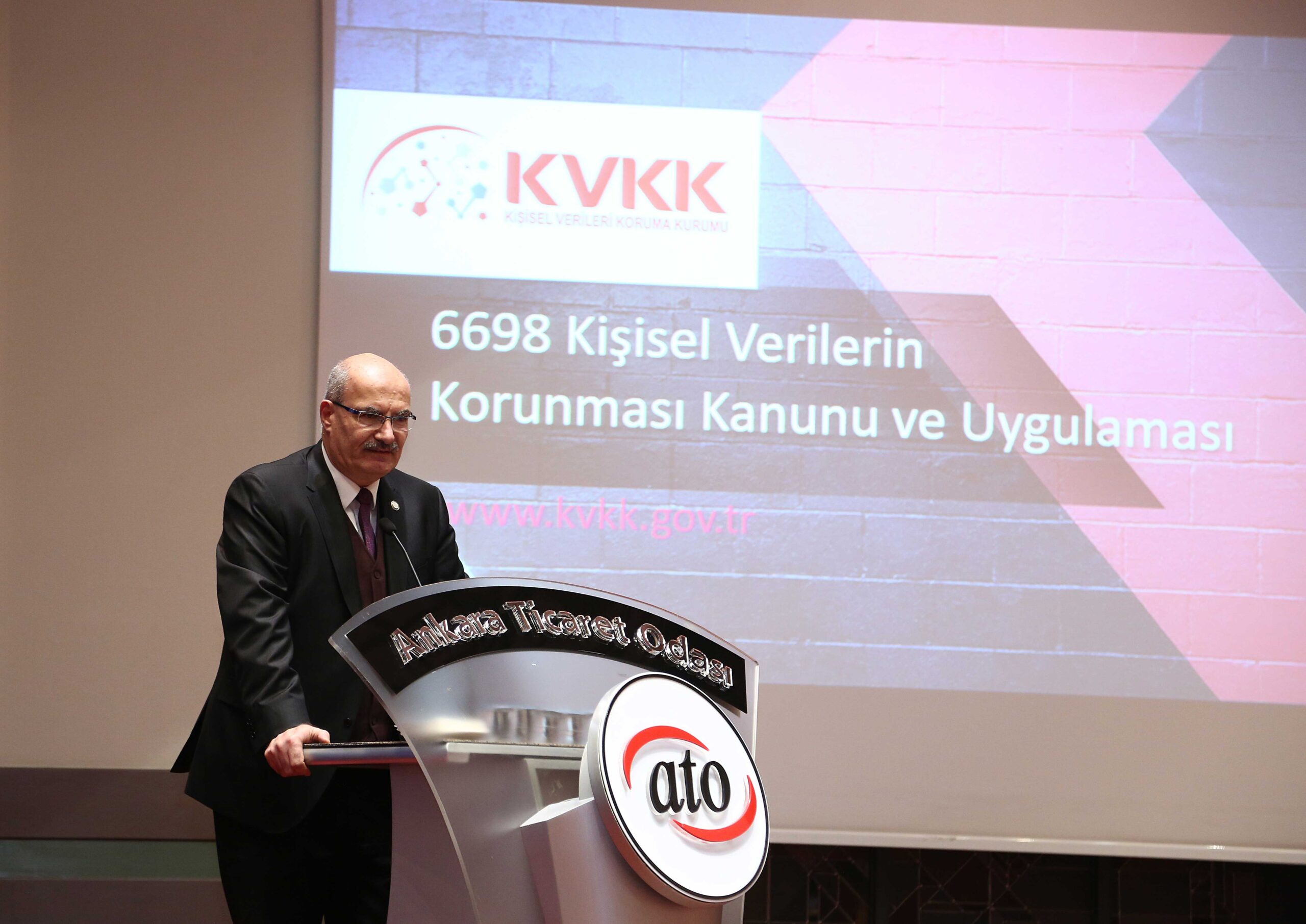 KİŞİSEL VERİLERİN KORUNMASI KANUNU UYGULAMALAR, RİSKLER VE ÖNLEMLERİ PANELİ” ATO’DA GERÇEKLEŞTİ