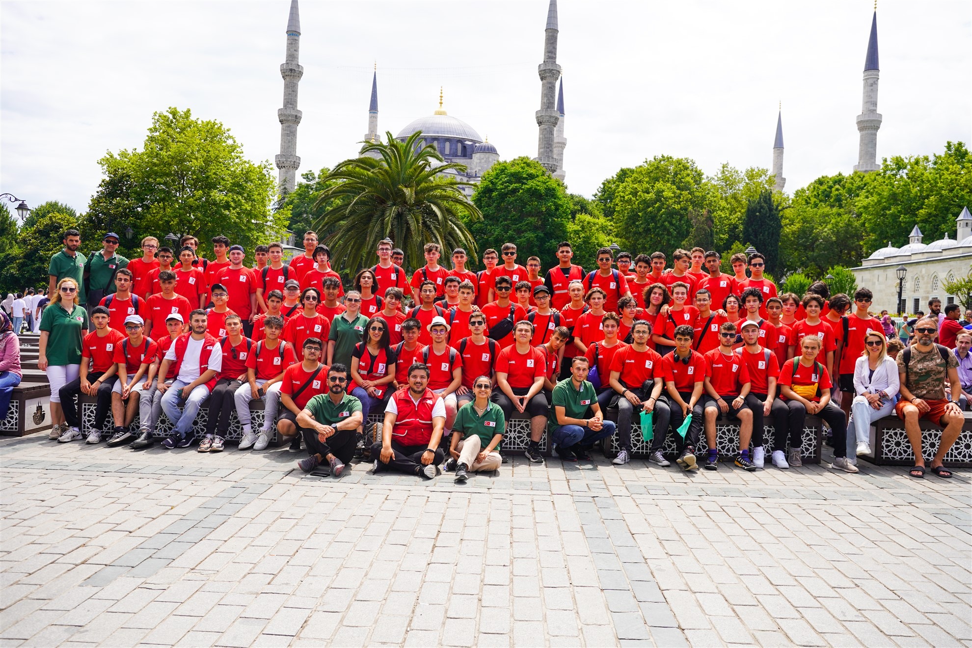 KIZILAY KAMPLARI GENÇLERİN GELİŞİMİNE KATKI SAĞLIYOR