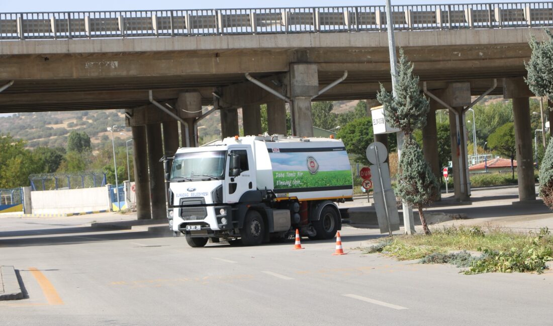 İlçenin genel temizliğini yaparak,