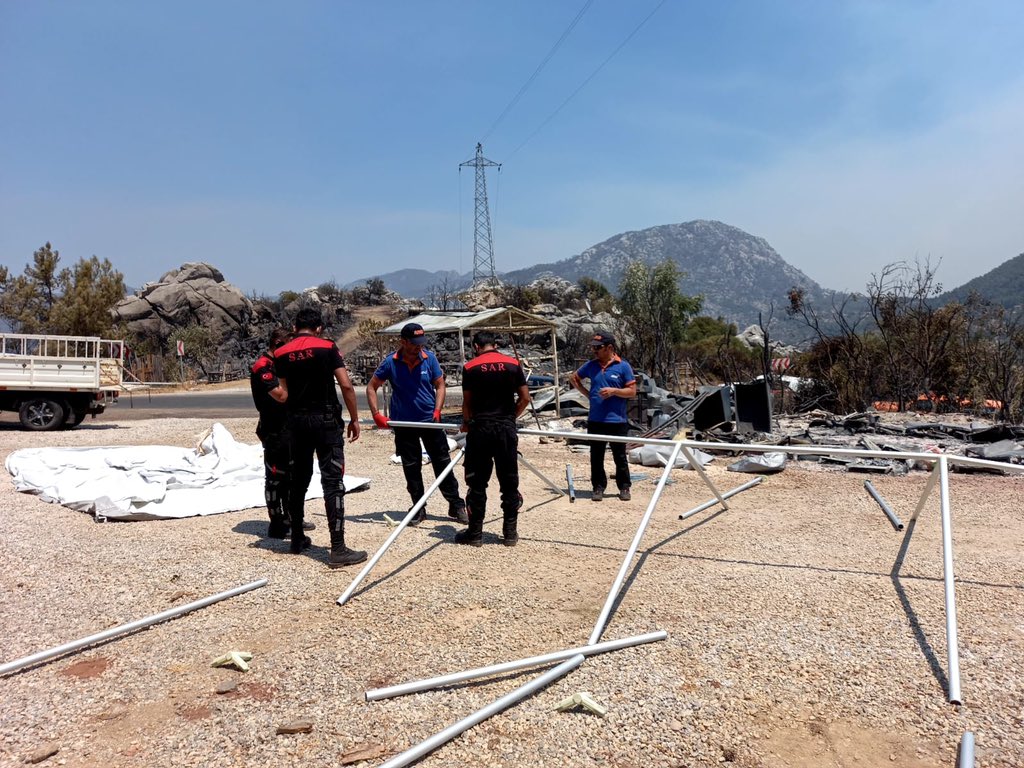 Maltepe Belediyesi ekipleri Marmaris’te yangınla savaşıyor