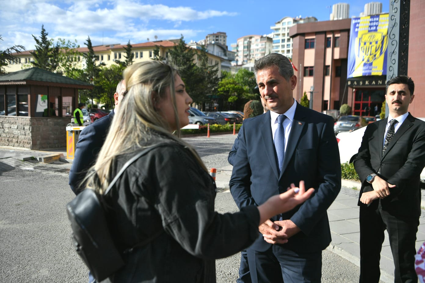 Mamak Benim Göz Bebeğim