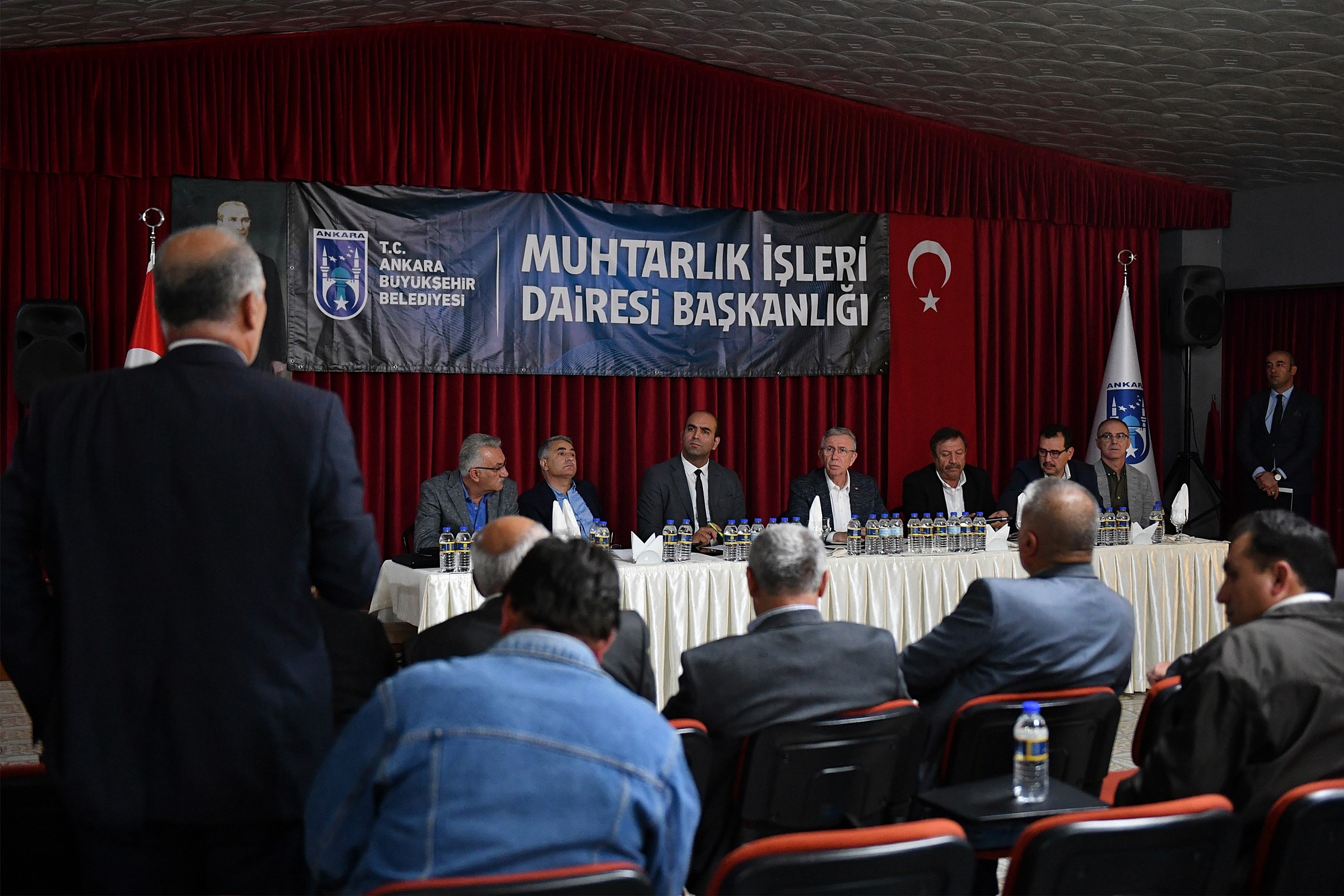 MANSUR YAVAŞ BAŞKENTLİ MUHTARLARI DİNLEMEYE DEVAM EDİYOR