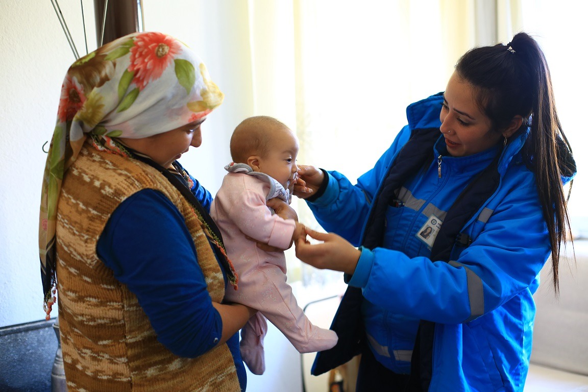 Misafir Edilen Depremzedelerin Yanında