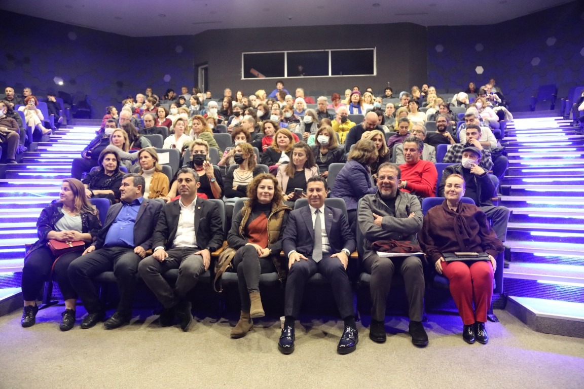 NAZIM HİKMET ANILDI